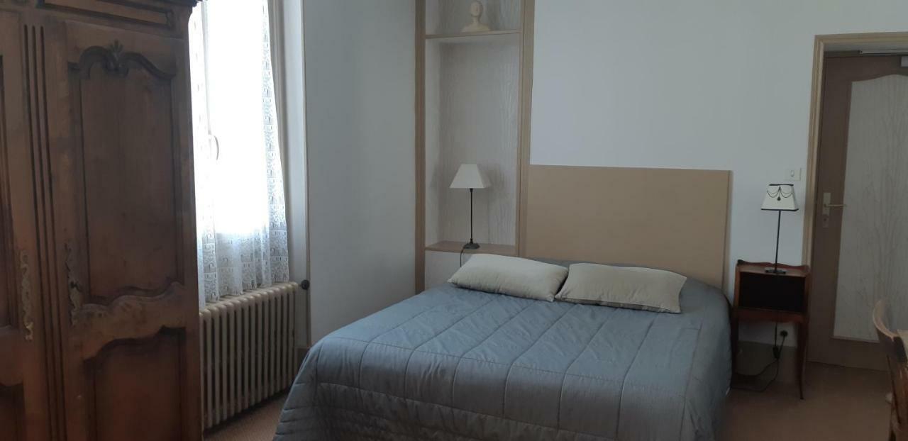 Logis Hotel Le Cor D'Argent エクステリア 写真
